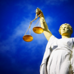 Prawo świadka do odmowy odpowiedzi na pytanie w postępowaniu karnym i wykroczeniowym
